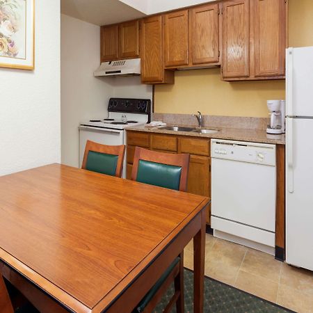 Hawthorn Suites By Wyndham Dearborn/Detroit מראה חיצוני תמונה