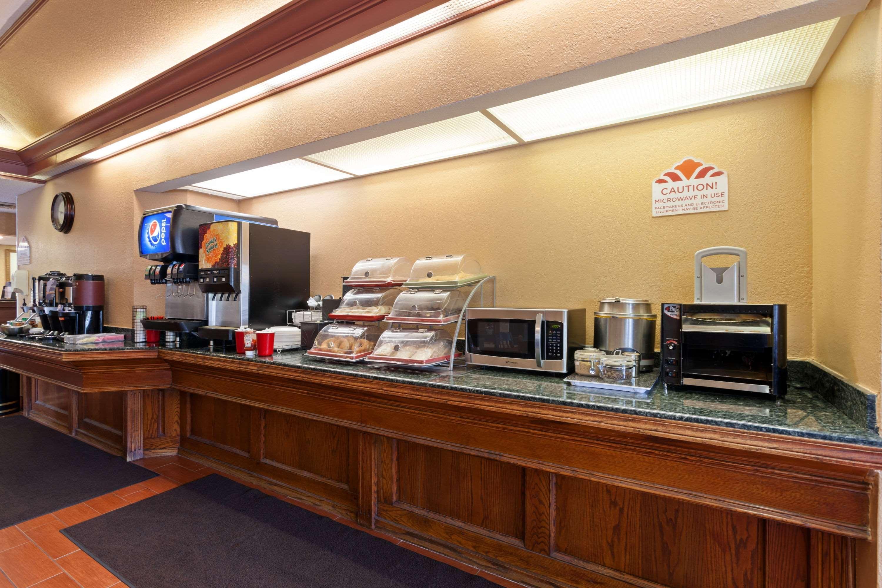 Hawthorn Suites By Wyndham Dearborn/Detroit מראה חיצוני תמונה