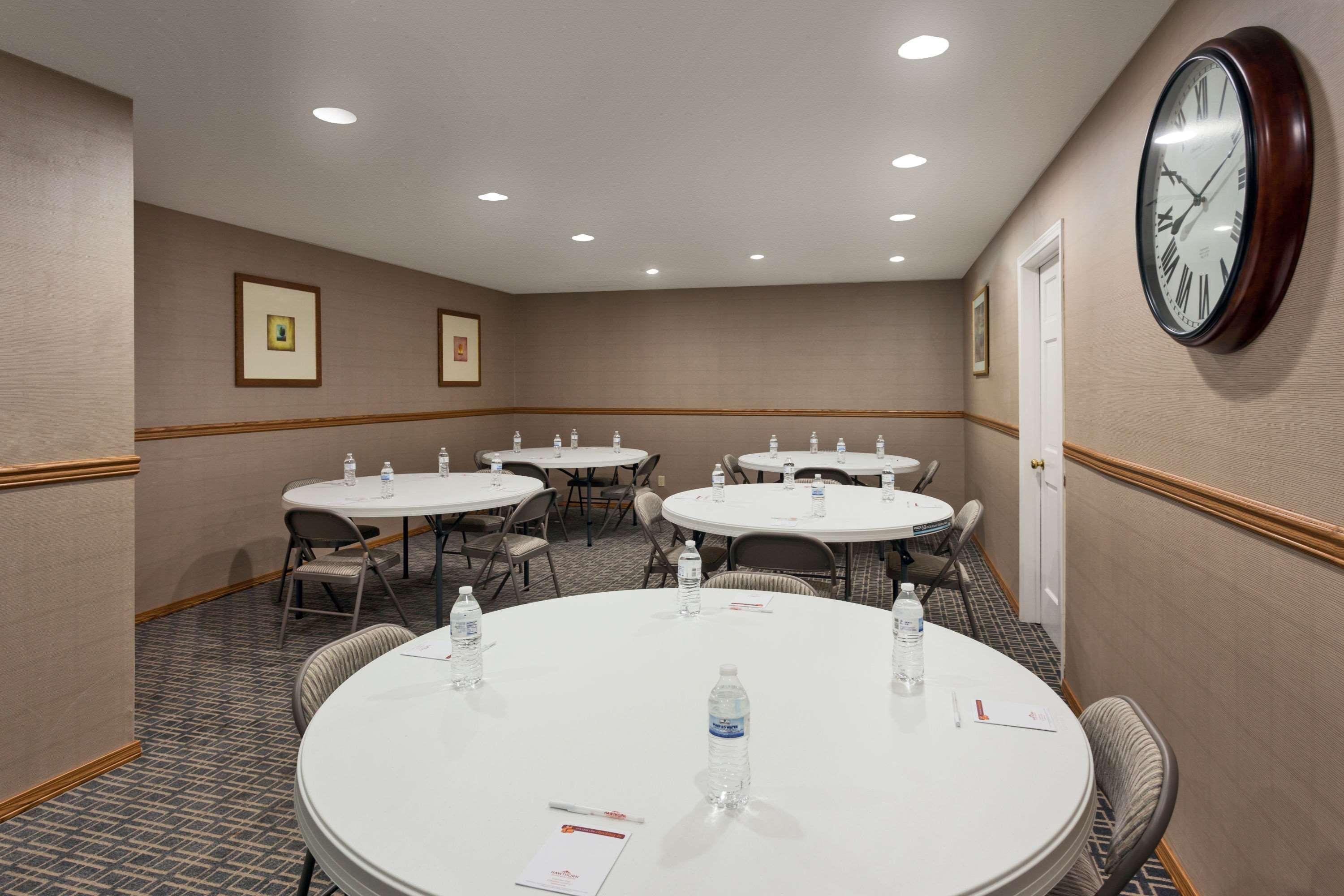 Hawthorn Suites By Wyndham Dearborn/Detroit מראה חיצוני תמונה