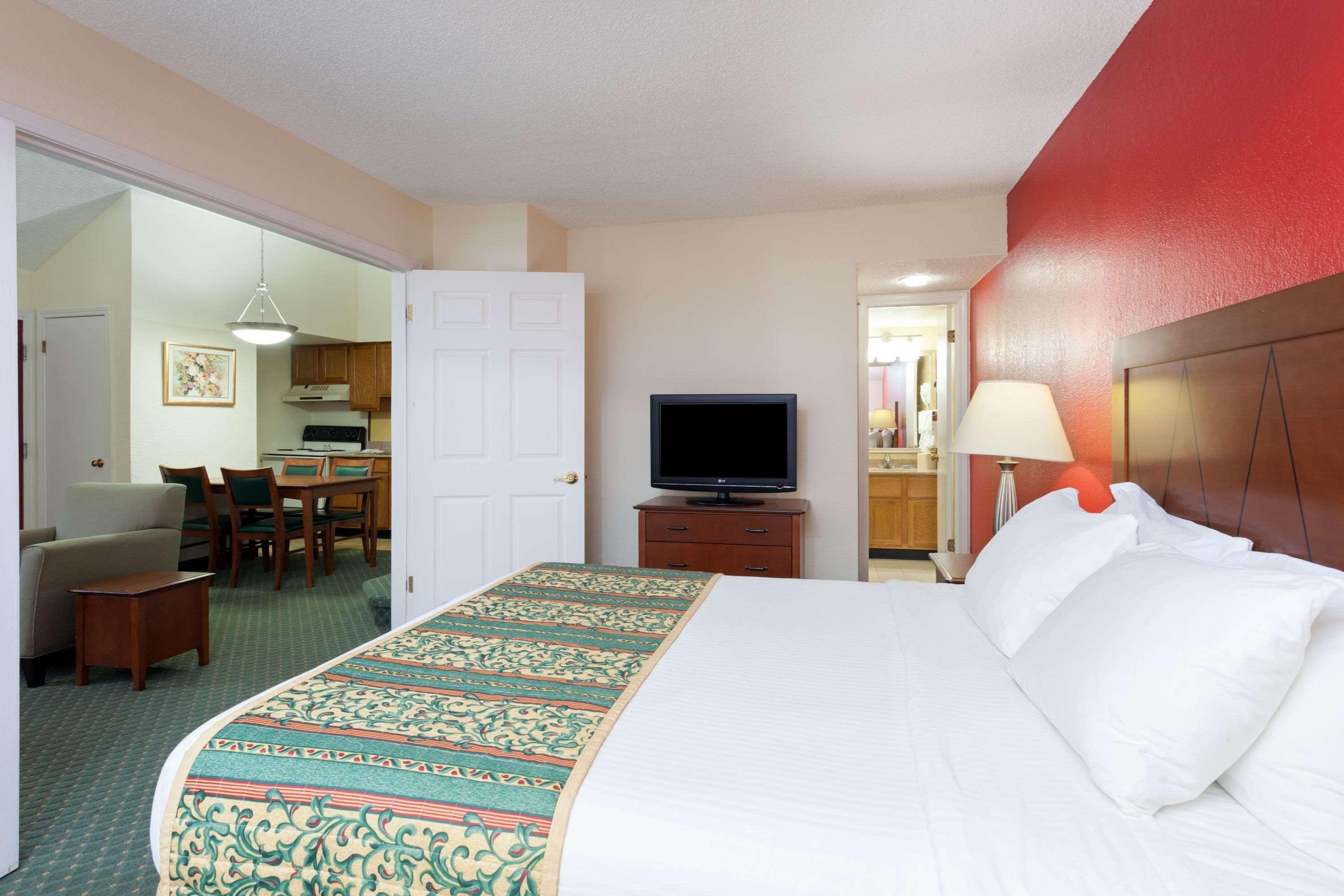 Hawthorn Suites By Wyndham Dearborn/Detroit מראה חיצוני תמונה